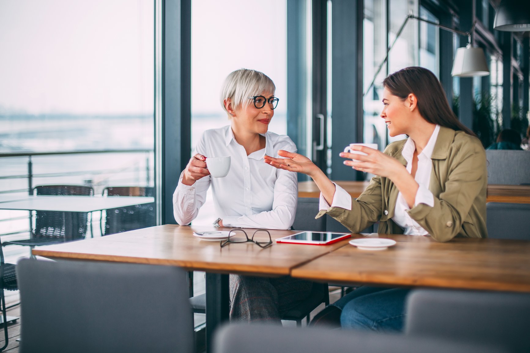 Casual-Business-Meeting-what-is-social-health