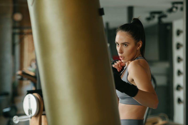 Female-Kick-Boxing-Punching-Teardrop-Bag-how-to-get-motivated