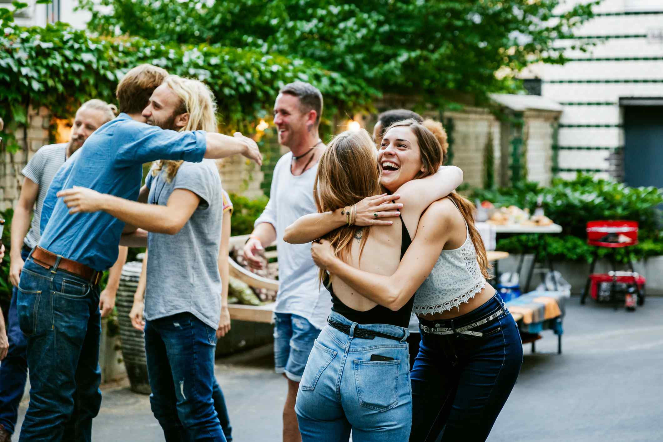 Group-of-friends-laughing-and-hugging-i-feel-like-i-dont-belonggydF4y2Ba