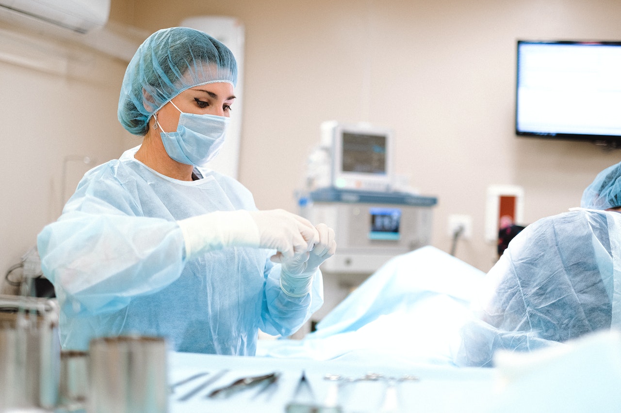 Nurse-with-gown-inside-an-operating-room-prepping-jobs-that-wont-be-automated