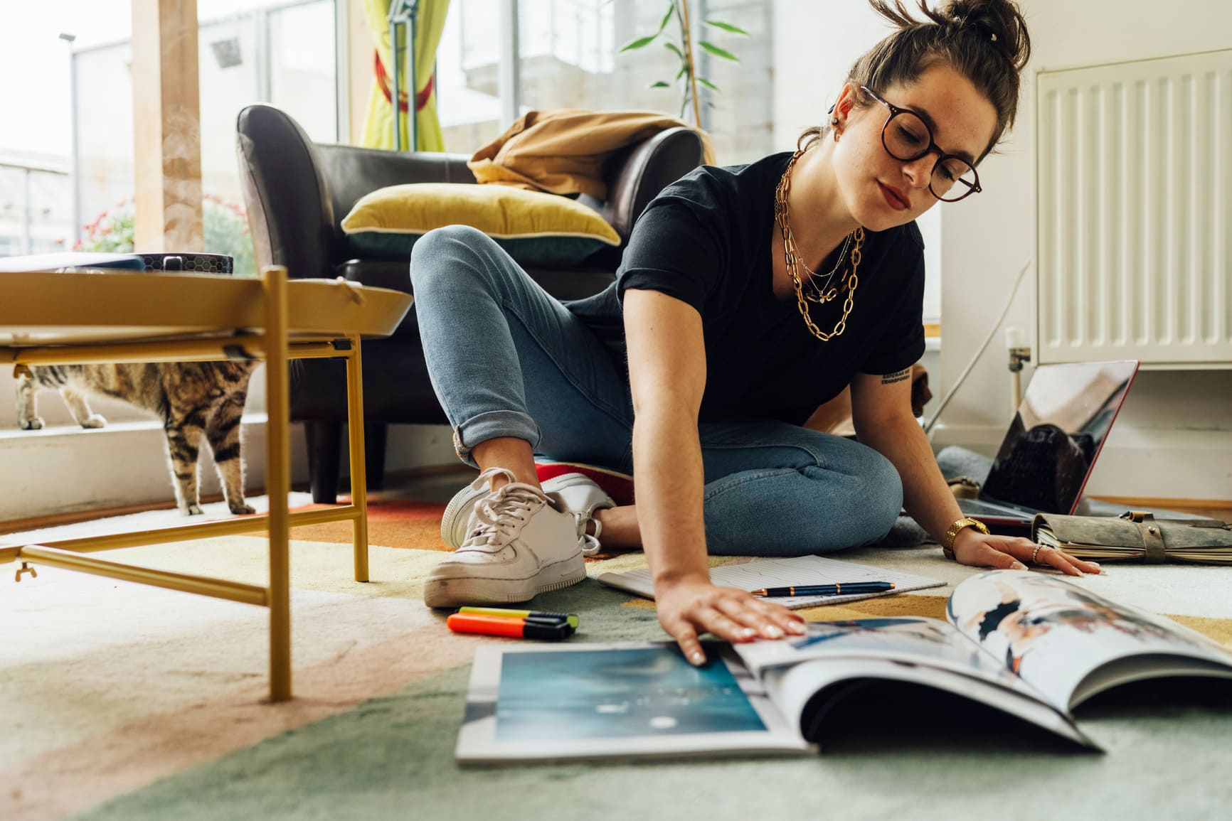 Student-Browsing-Magazines-side-hustle-ideas