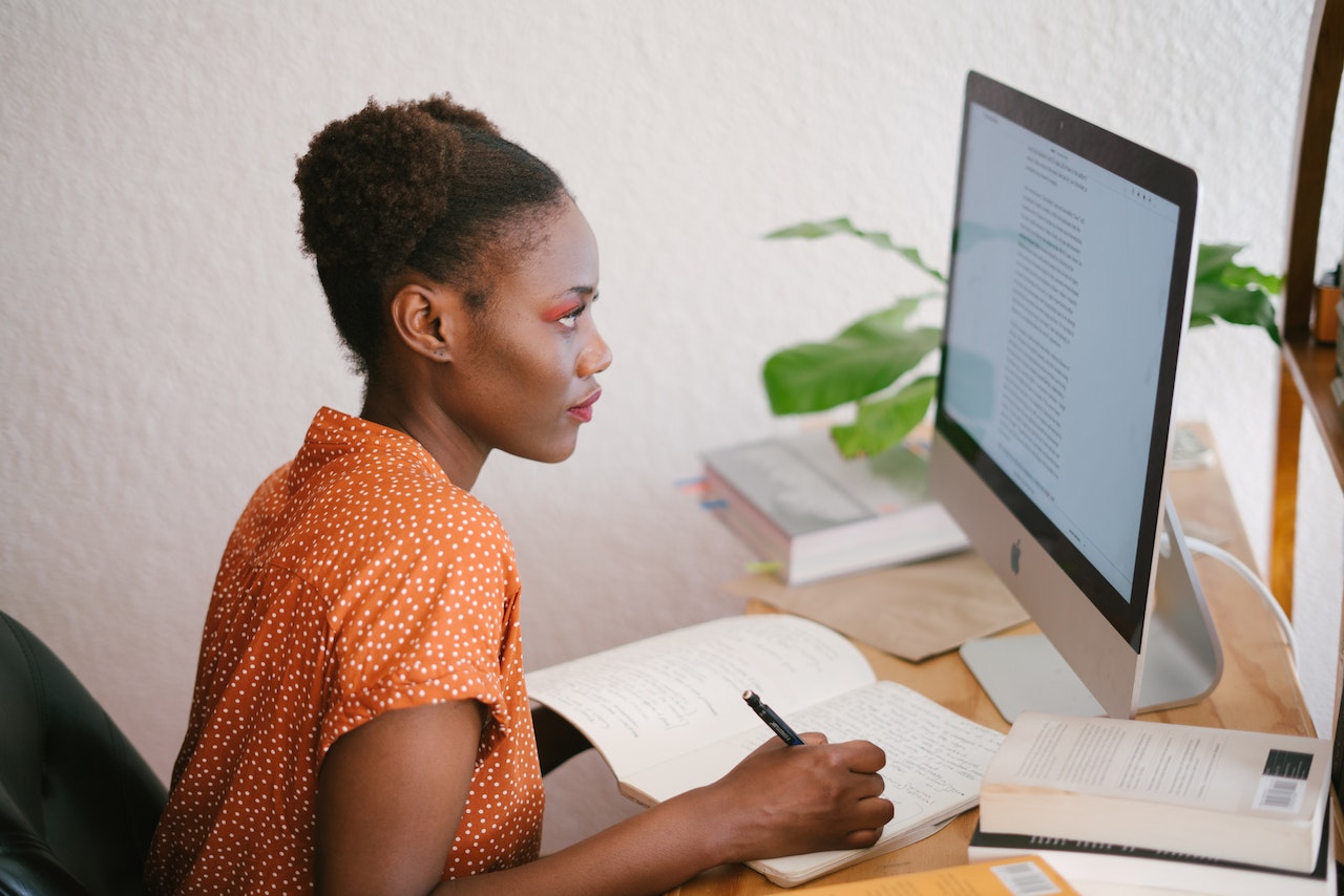Woman-Looking-On-Computer-life-goals