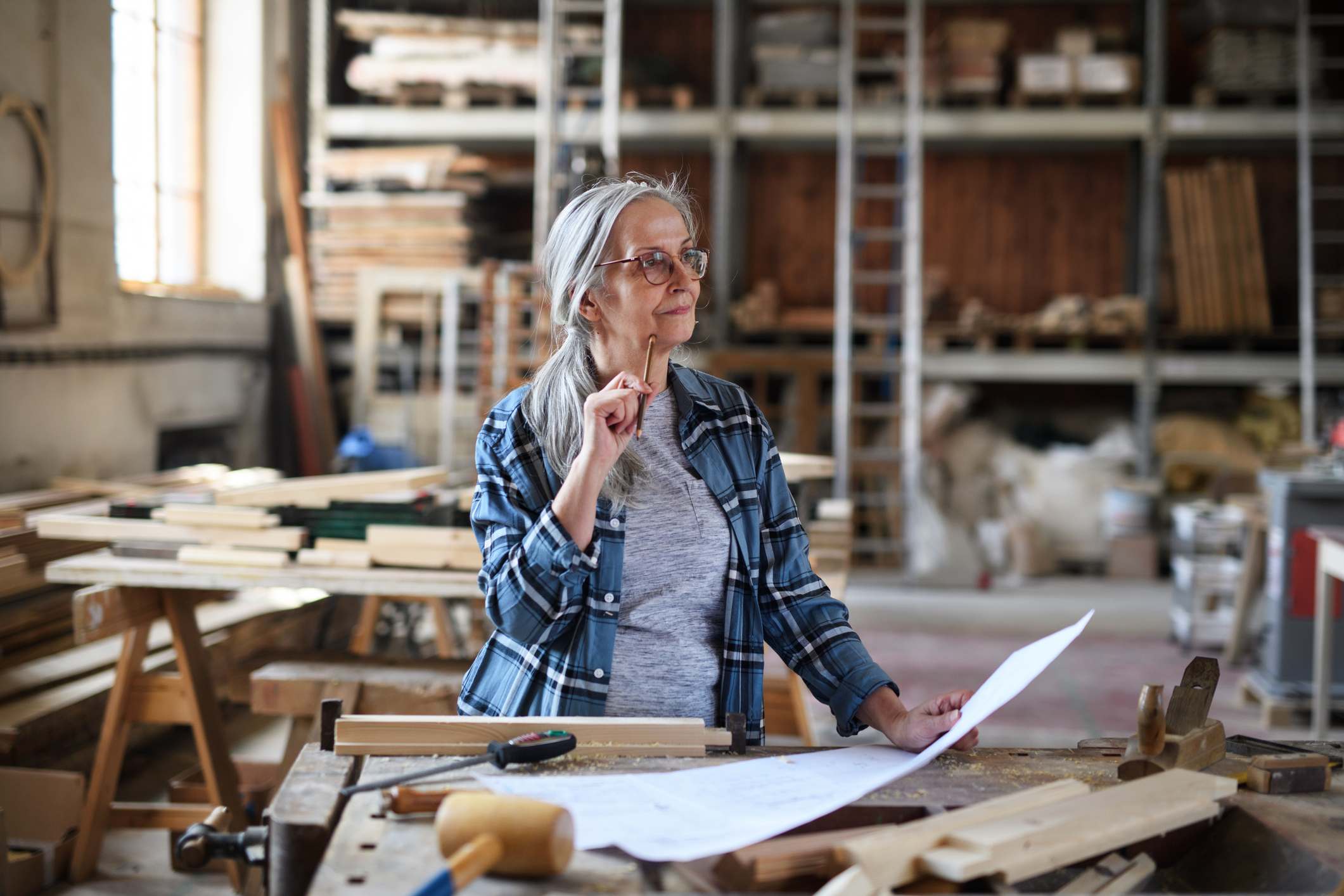 Woman-at-her-creative-studio-feeling-inspired-subject-matter-expert