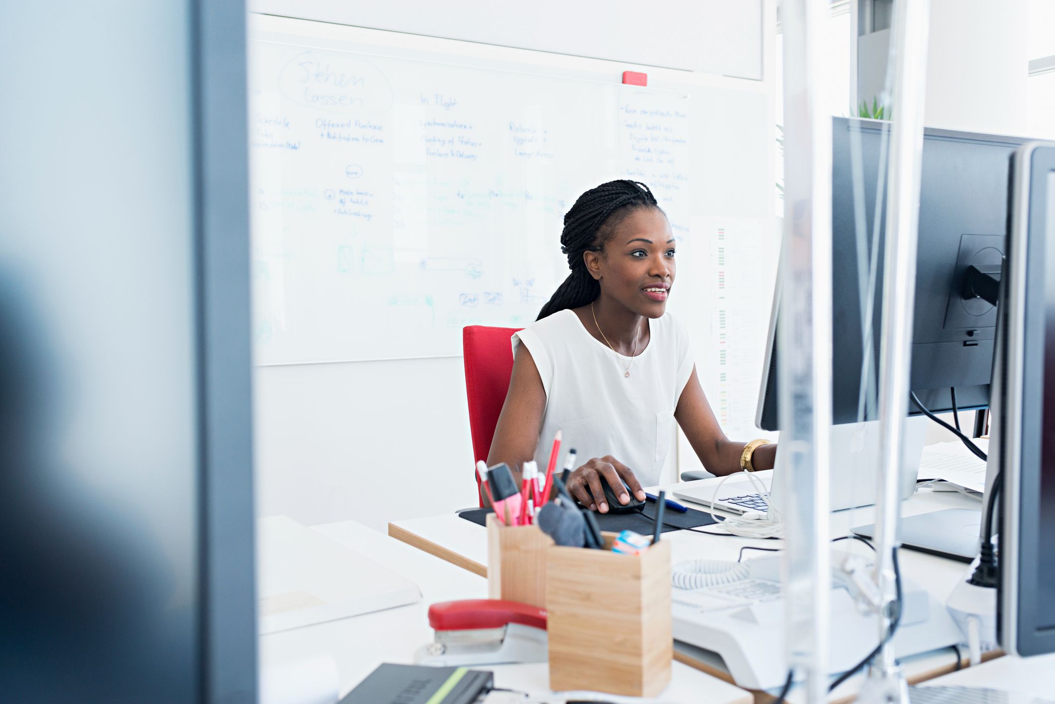 Women-Working-Together-good-reason-to-leave-work