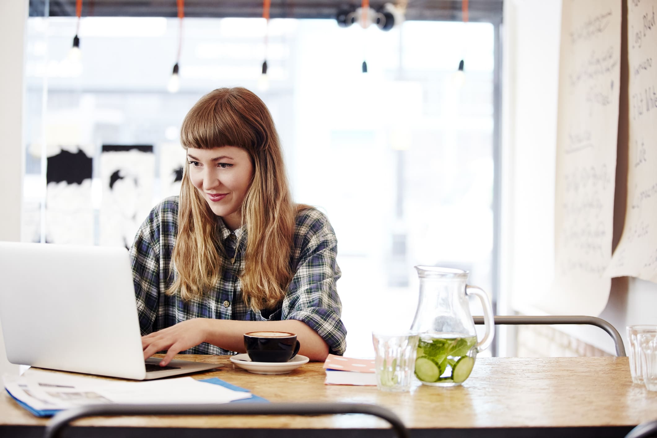 girl-working-on-laptop-why-I-am-easily-overwhelmed