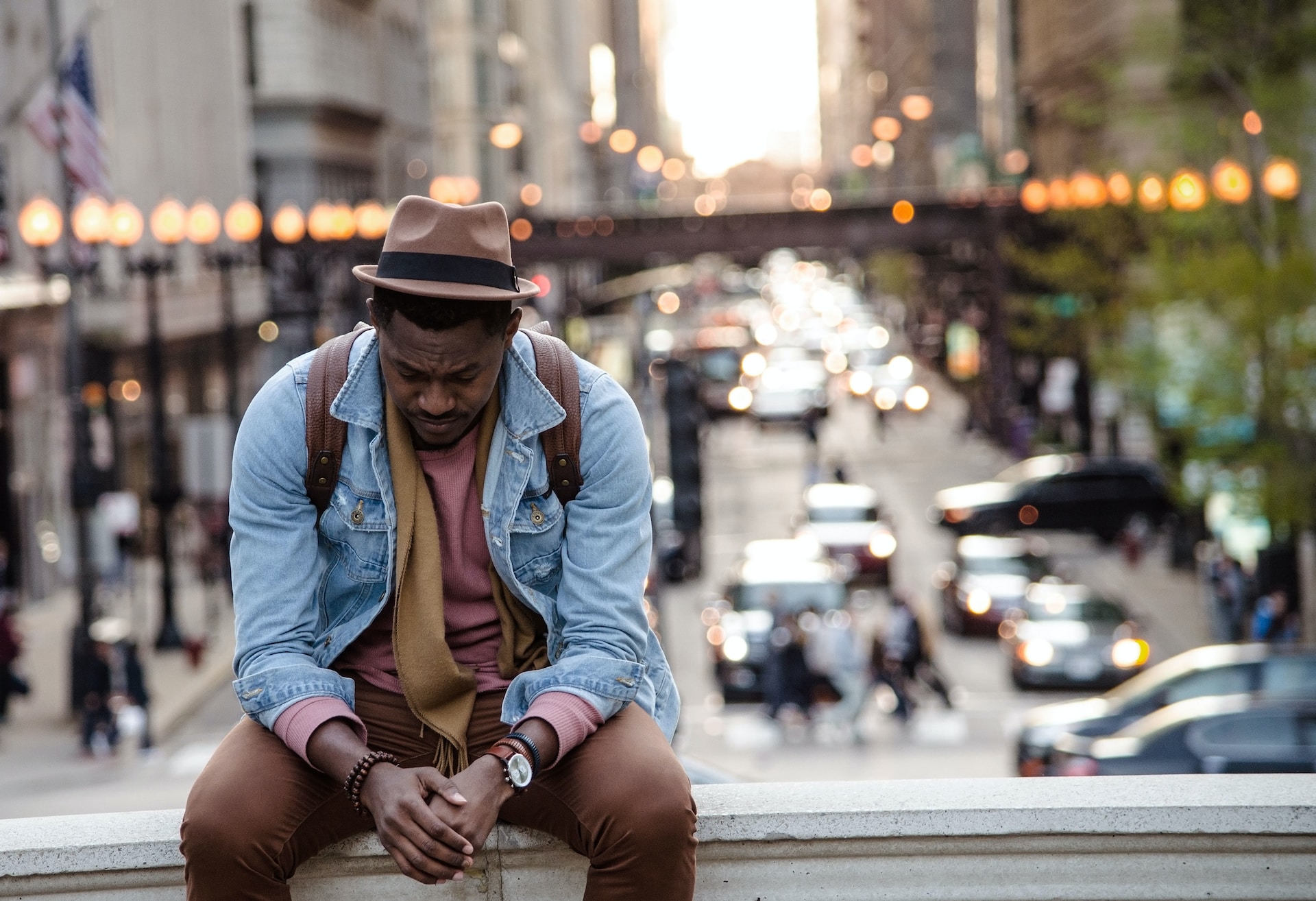 men-sad-on-the-street-how-to-let-go-of-someone