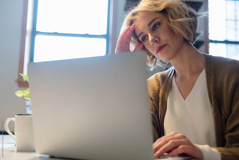 person-at-computer-automatic-negative-thoughts