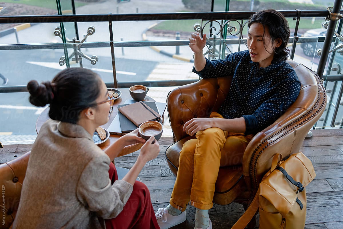 two-people-meeting-leader-vs-manager